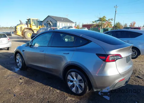 2024 Tesla Model Y Long Range Dual Motor All-Wheel Drive from USA, damaged, VIN 7SAYGDEEXRA284388
